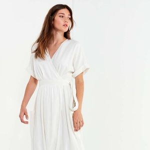URBAN OUTFITTERS White Linen Wrap Midi Dress